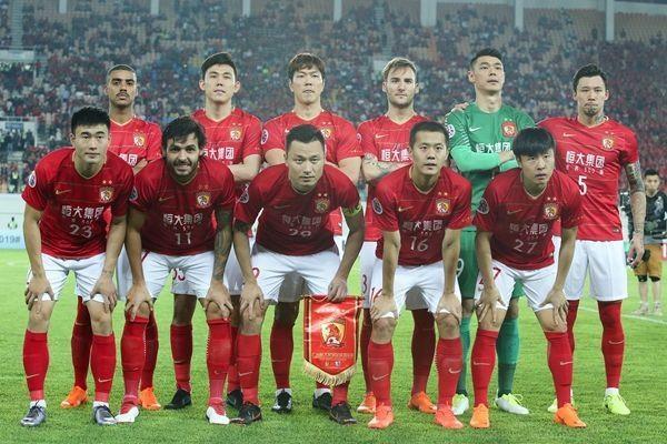 上单选手假装职业选手？1 Jiang Anbesa 错过了很多大招 + 致命地给了 Oh My God 赢得第一场比赛的机会